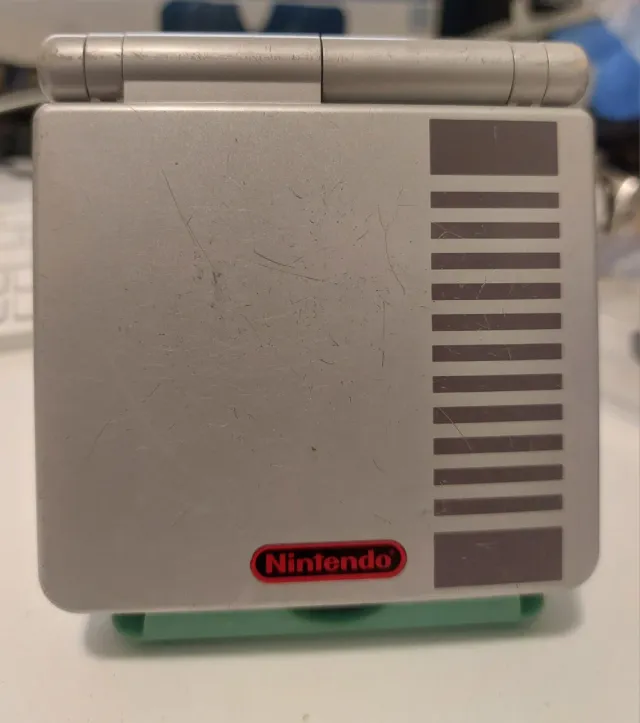 Nintendo Game Boy SP Ed.NES