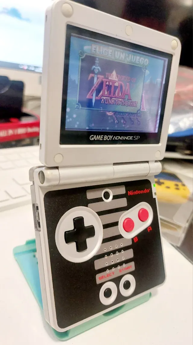 Nintendo Game Boy SP Ed.NES