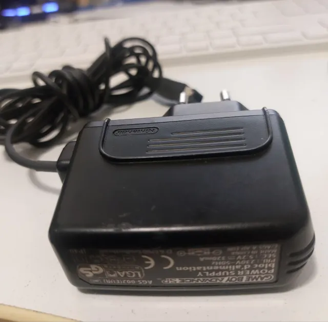 Nintendo Game Boy SP Ed.NES