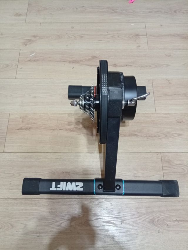 Rodillo Zwift Hub