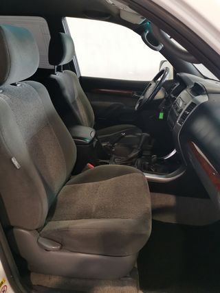 Toyota Land Cruiser 2003