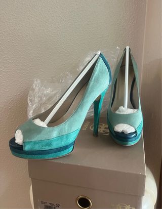Zapatos de tacón peep toe tonos agua marina