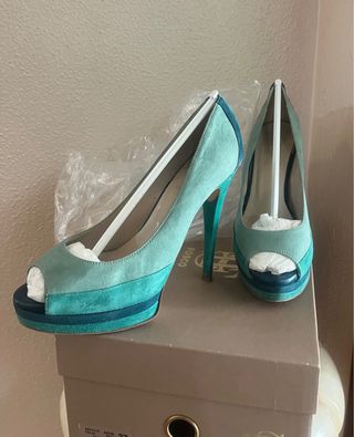 Zapatos de tacón peep toe tonos agua marina