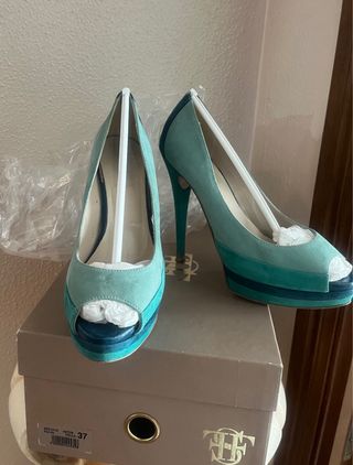 Zapatos de tacón peep toe tonos agua marina