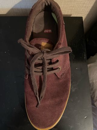 globo hombre granates