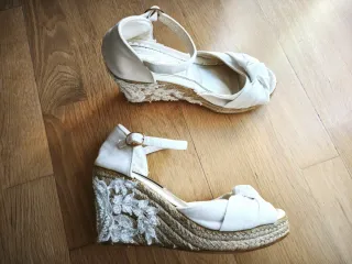 Blonda de cuña para zapatos de novia