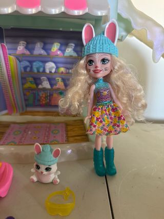 Casa Enechantimals con Muñeca y Accesorios