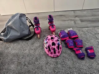 Patines niña, casco y protecciónes.