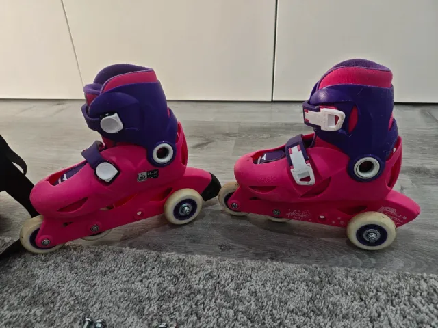 Patines niña, casco y protecciónes.