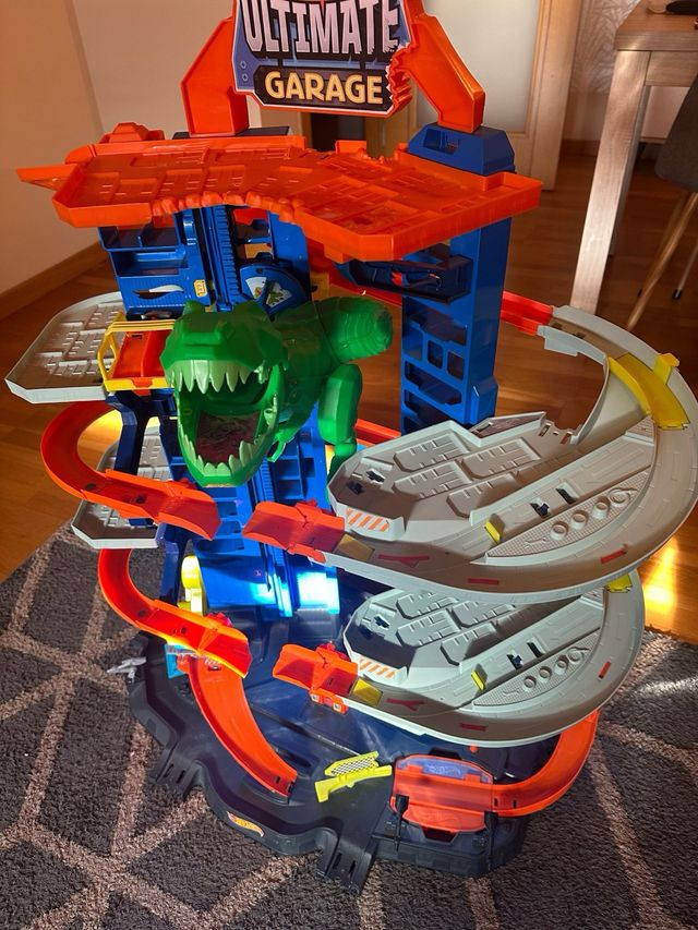 Hot wheels ultimate garage