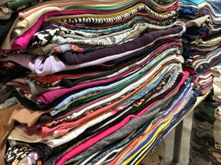 Ropa Usada Multicolor y Rosa