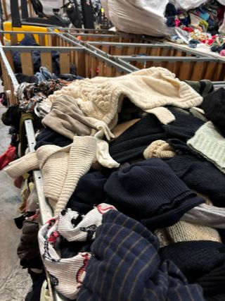 Ropa Usada Multicolor y Rosa