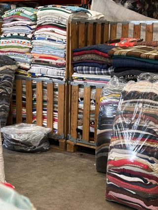 Ropa Usada Multicolor y Rosa