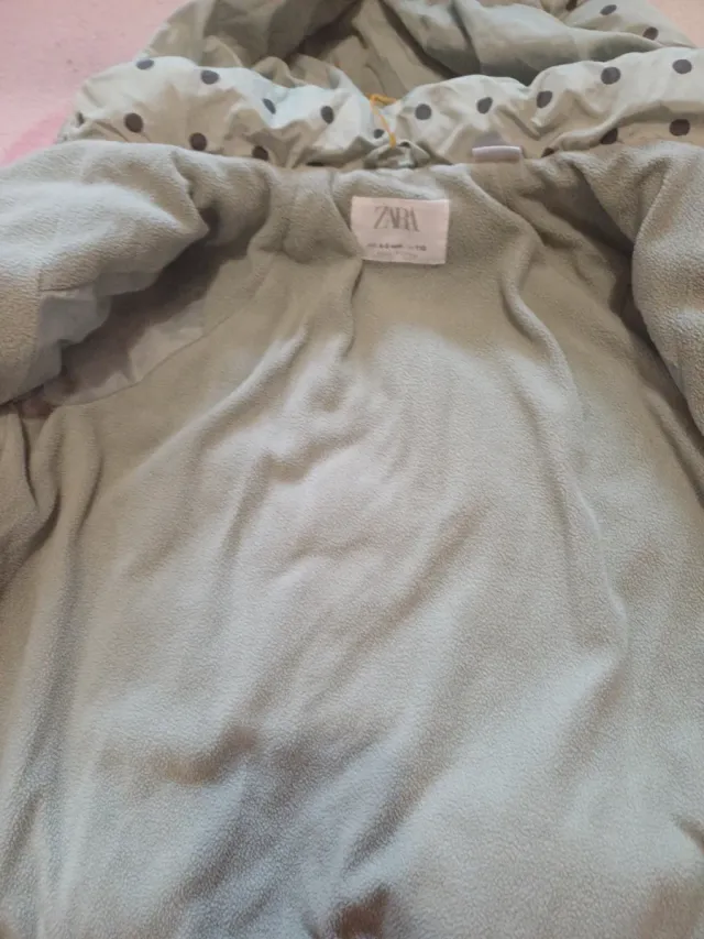 Cazadora Zara lunares verde 4-5 años