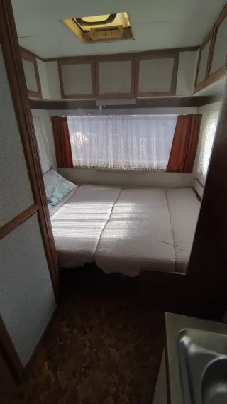 Caravana ligera con documentación