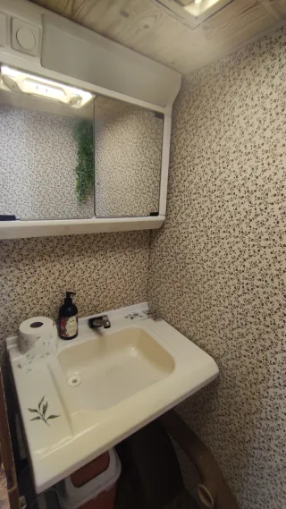 Caravana ligera con documentación