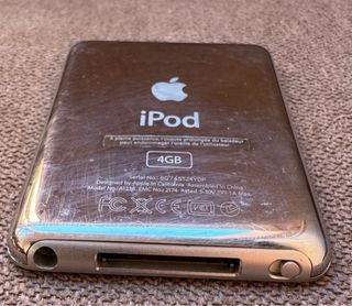 Apple iPod Nano 3gen 4GB + Dock Sony RDP-M5iP LEER