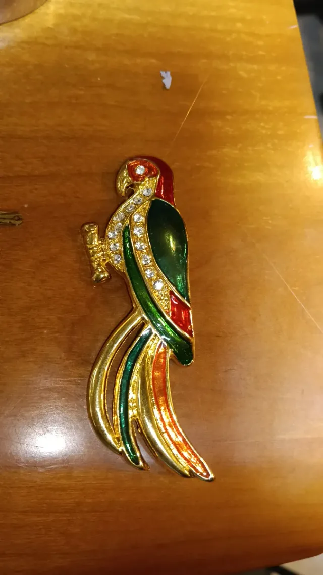 Spilla pappagallo smaltato oro