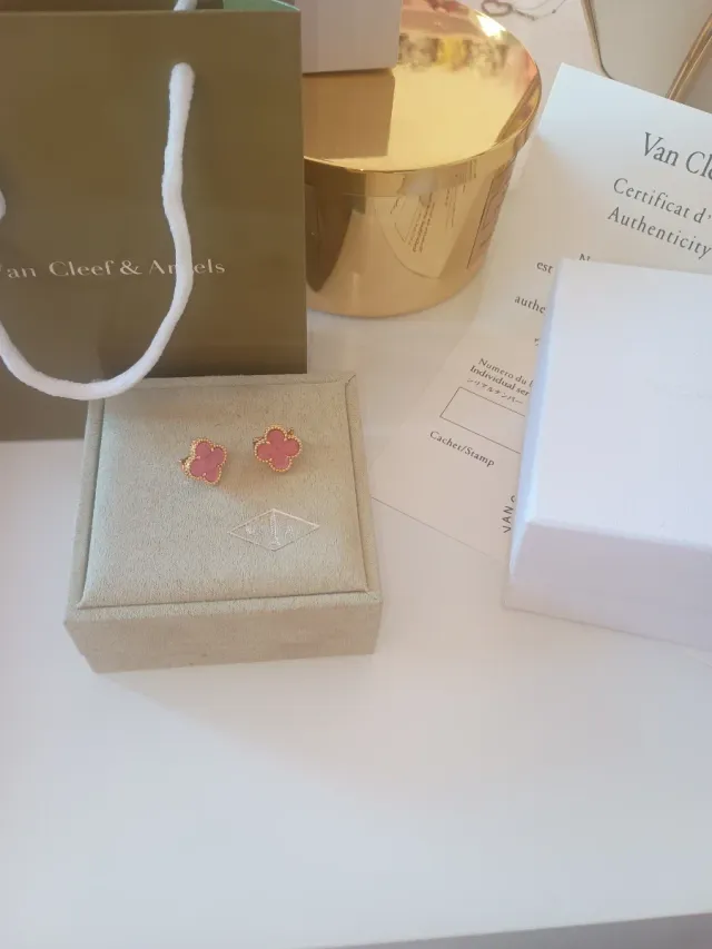 Pendientes Van Cleef & Arpels Rosa Intenso