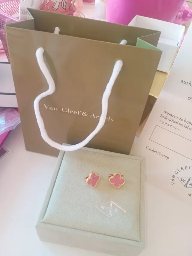 Pendientes Van Cleef & Arpels Rosa Intenso