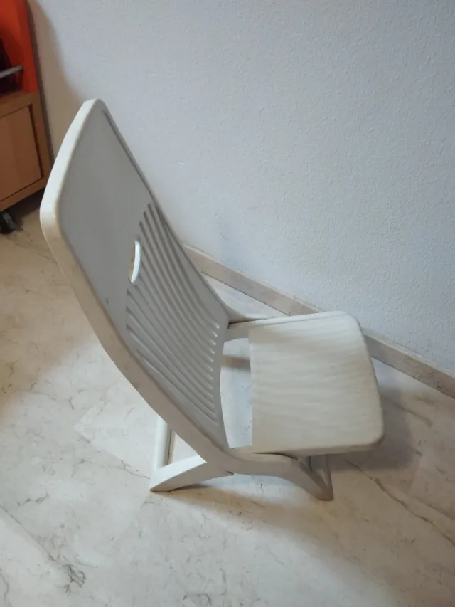 Silla de playa plegable blanca