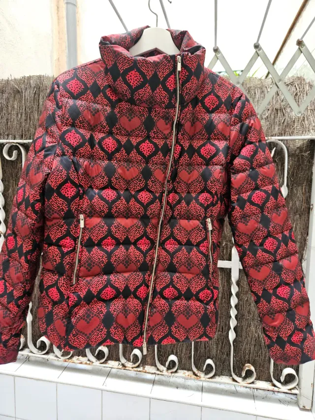 Chaquetón Desigual Corazones Rojo y Negro