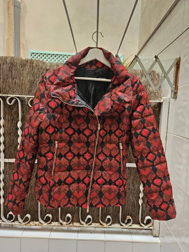 Chaquetón Desigual Corazones Rojo y Negro