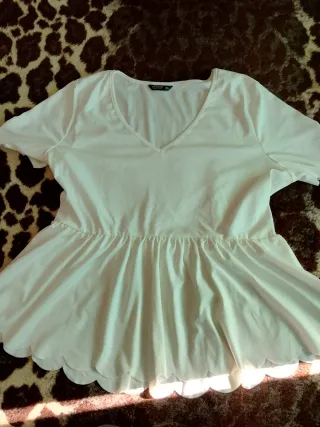 Blusa blanca hombros descubiertos