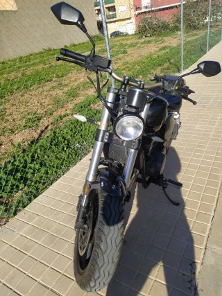 - Moto Custom 125cc. - Marca: Mitt Goes BD125