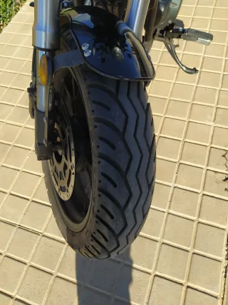 - Moto Custom 125cc. - Marca: Mitt Goes BD125