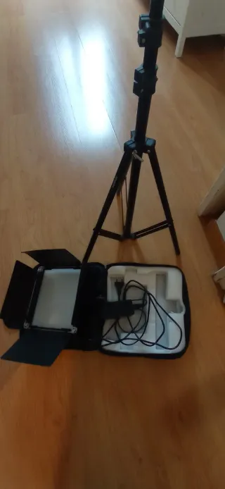 Foco LED Neewer con difusores