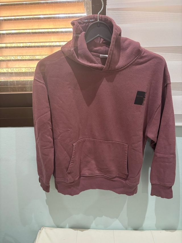 Sudadera con capucha y logo Zara