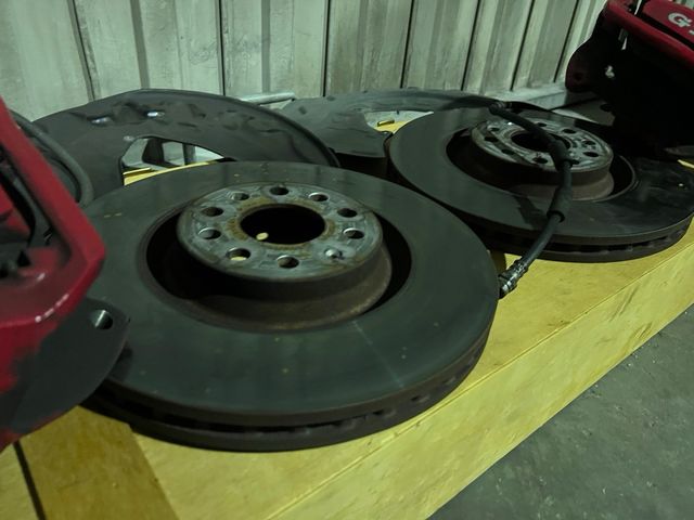 Frenos Delanteros VW GTI Performance 340mm OEM