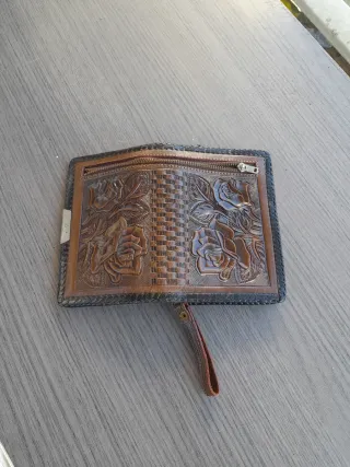 Cartera de piel mujer con flores