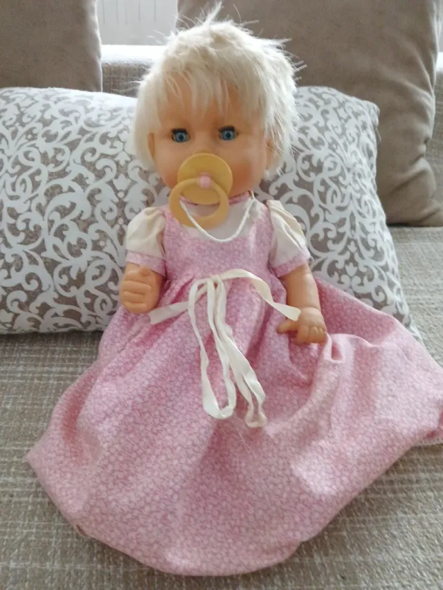 Muñeca Toyse rubia con vestido rosa