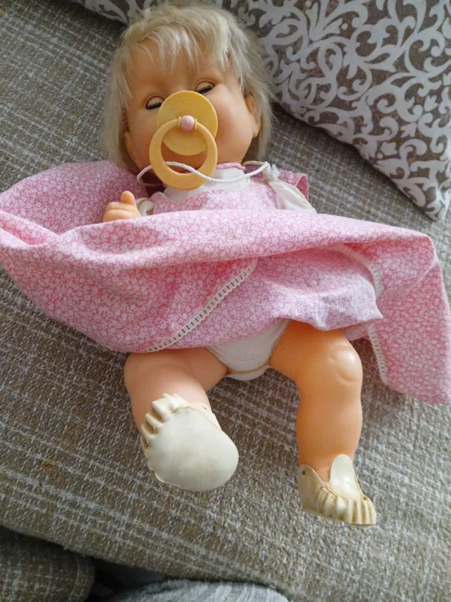 Muñeca Toyse rubia con vestido rosa