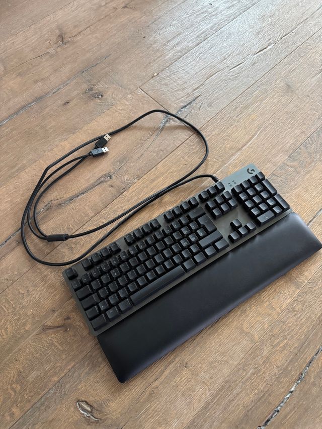 Teclado Logitech G513 Carbon IGX Brown