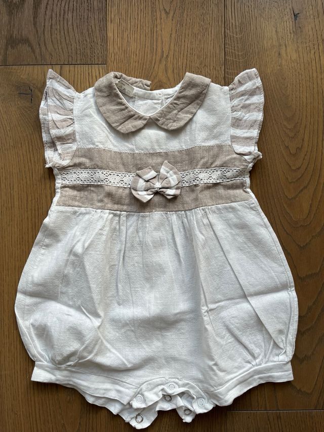 Pagliaccetto neonata con fiocco 1-3 mesi