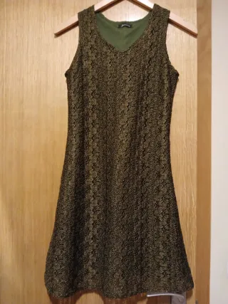 Vestido con encaje verde