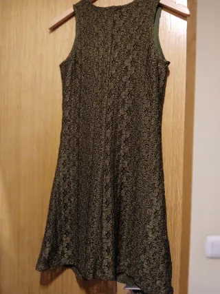 Vestido con encaje verde