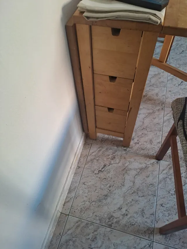 Mesa plegable madera con cajones + 4 sillas