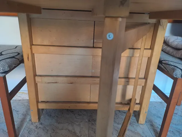 Mesa plegable madera con cajones + 4 sillas