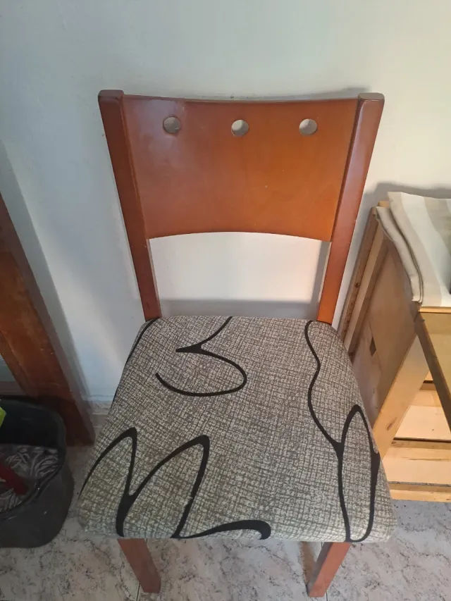 Mesa plegable madera con cajones + 4 sillas