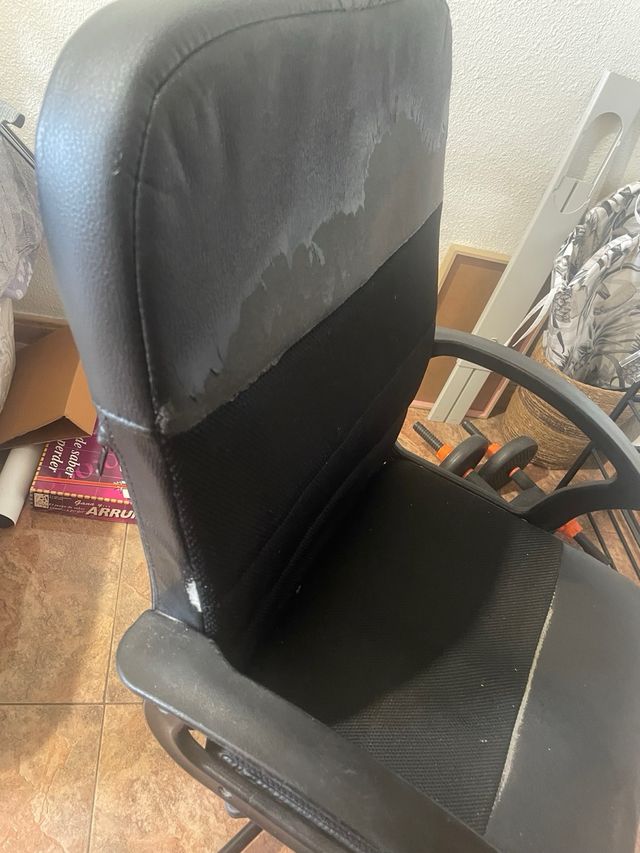 Silla de oficina negra