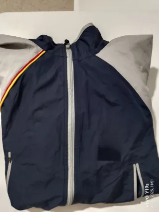 Chándal azul y gris