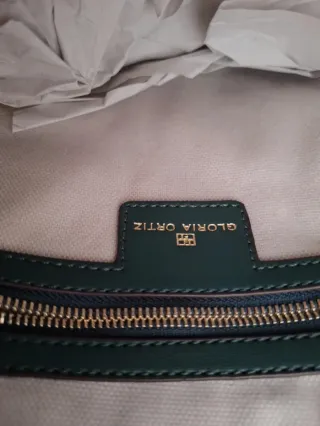 Bolso Gloria Ortiz verde con cadena dorada