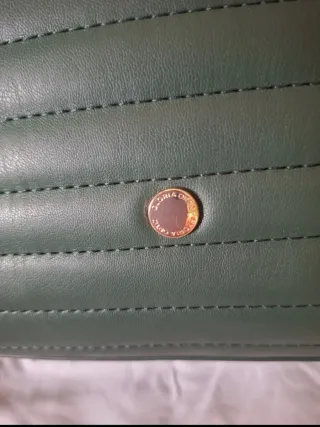 Bolso Gloria Ortiz verde con cadena dorada