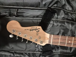 Guitarra Eléctrica Fender Squier Mini