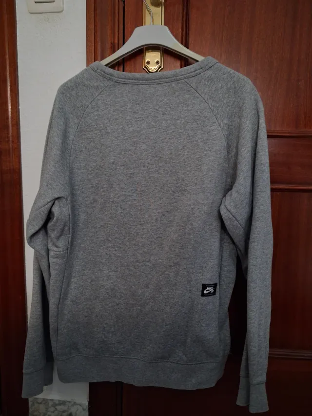 Sudadera Nike sin capucha