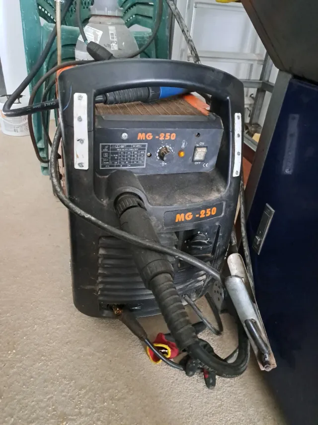 Soldadora Semiautomática MIG 250A